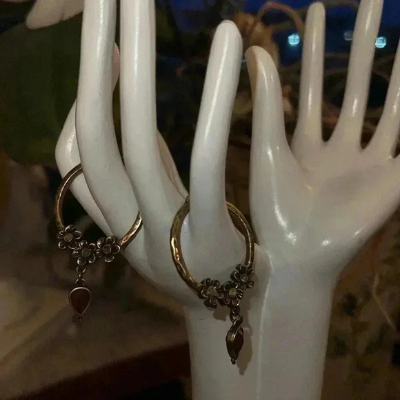 LUCKY BRAND Women’s Floral Antique Rhinestone Hoops Dangling Caramel Faux Stone - Picture 2 of 7